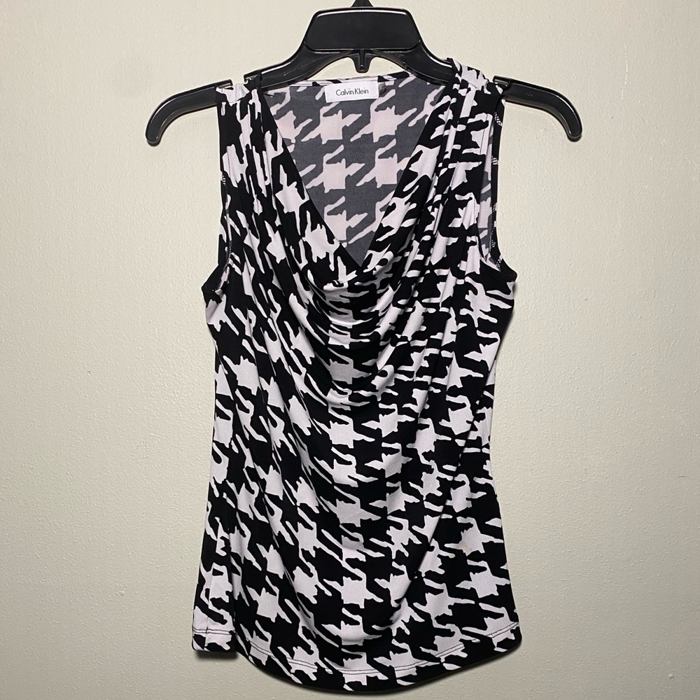 🎉SALE 3/$30🎉 Calvin Klein houndstooth pattern